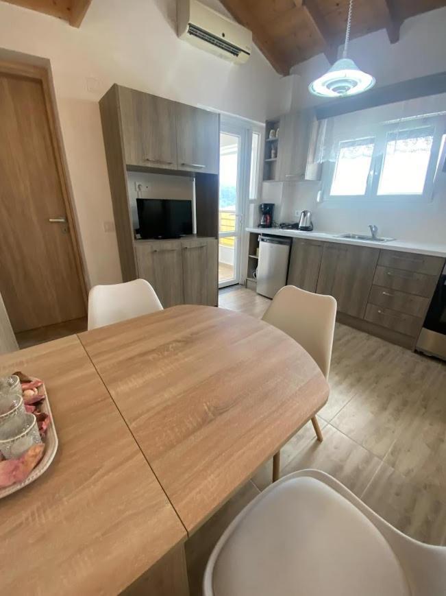 Theo Apartment Marathias  Luaran gambar