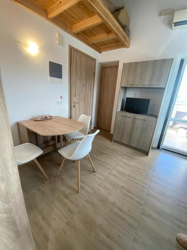 Theo Apartment Marathias  Luaran gambar